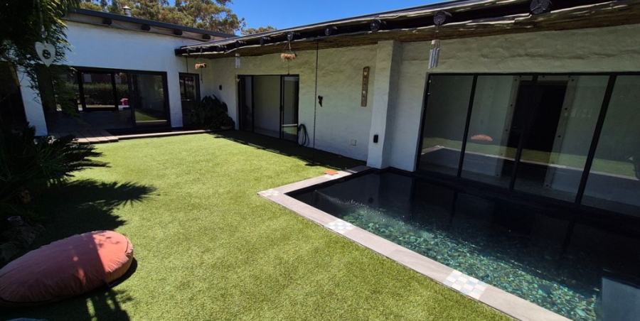 5 Bedroom Property for Sale in Cape Farms Western Cape